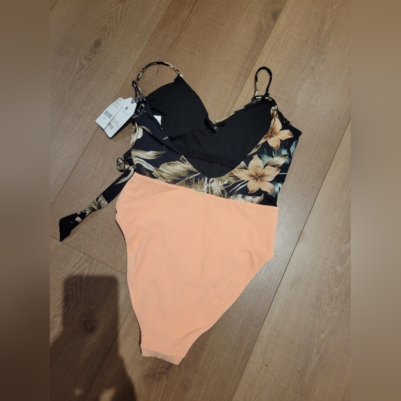 Everyday Sunday one piece - Picture 6 of 7